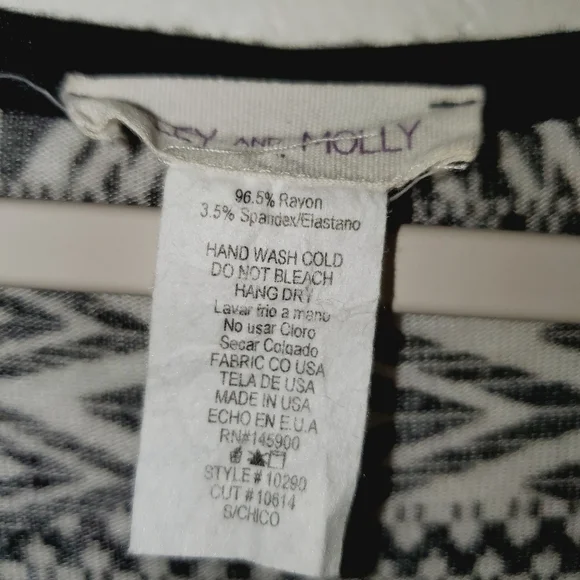 Miley and Molly Women's Long Sleeve Wide Neck Relaxed Fit Black & White Top 128 - Picture 4 of 7